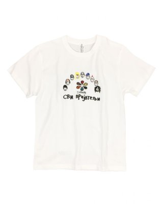 ユニークなグラフィックでシンプルな形のTシャツ。